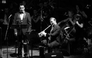 ATATRKN HAYATINI ANLATAN TYATRAL SARI ZEYBEK KONSER BYLED