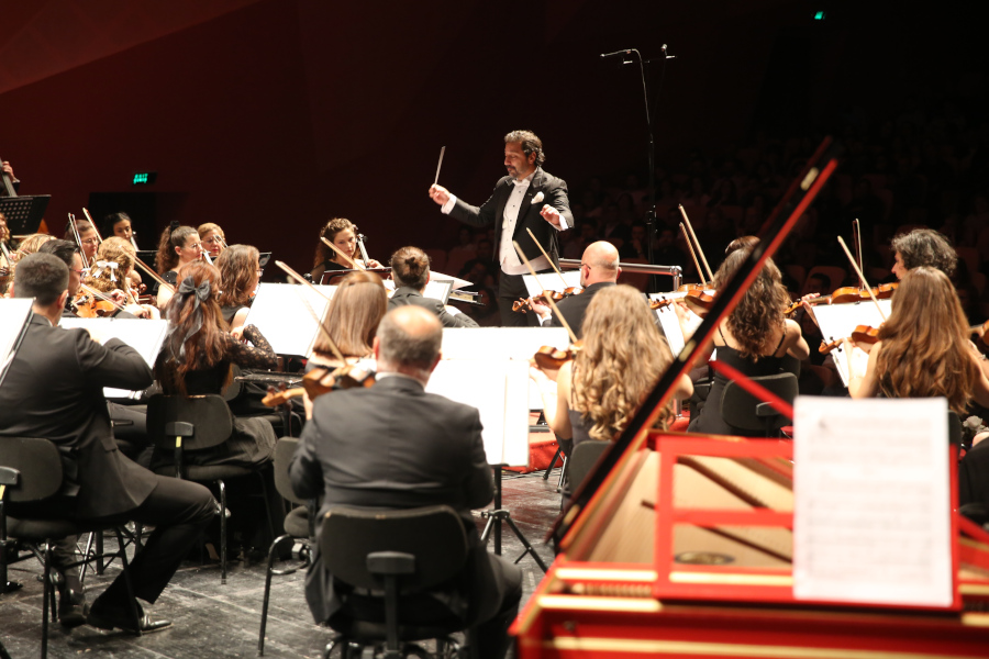 ESKİŞEHİR BÜYÜKŞEHİR BELEDİYESİ SENFONİ ORKESTRASI 2026-2027 SANAT SEZONUNU OPERA VE OPERET ESERLERİYLE AÇTI.